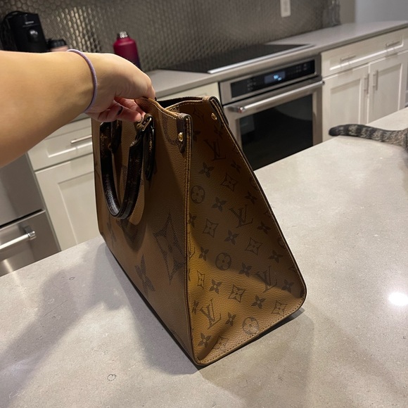Louis Vuitton Monogram Tote - Picture 5 of 5